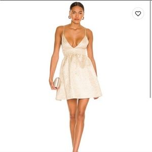 💥 NWT Alice + Olivia Foley Curved Waist Party Dress, Size 8, Color Gold.